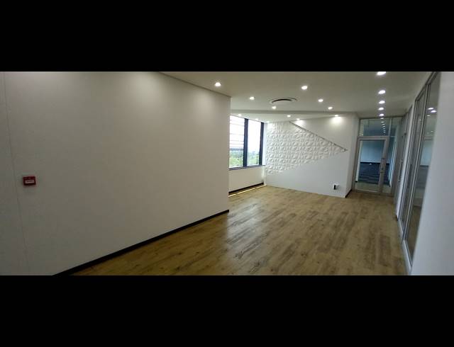 350M² OFFICE TO LET IN BRYANSTON